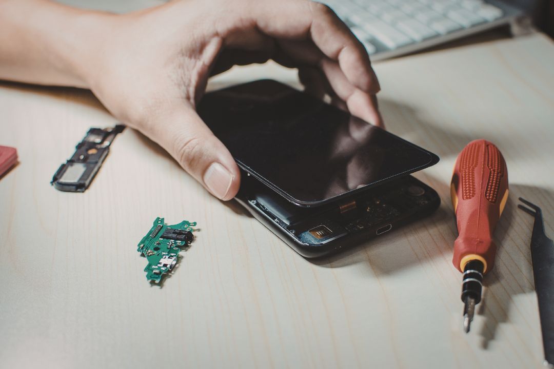 Serwis uszkodzonego wyświetlacza